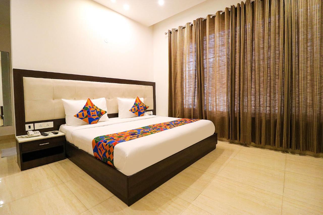 Fabhotel Oyster Villa Gurgaon Exteriör bild