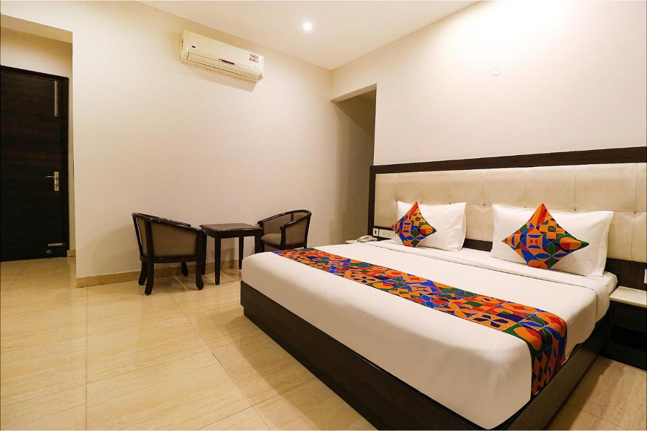 Fabhotel Oyster Villa Gurgaon Exteriör bild