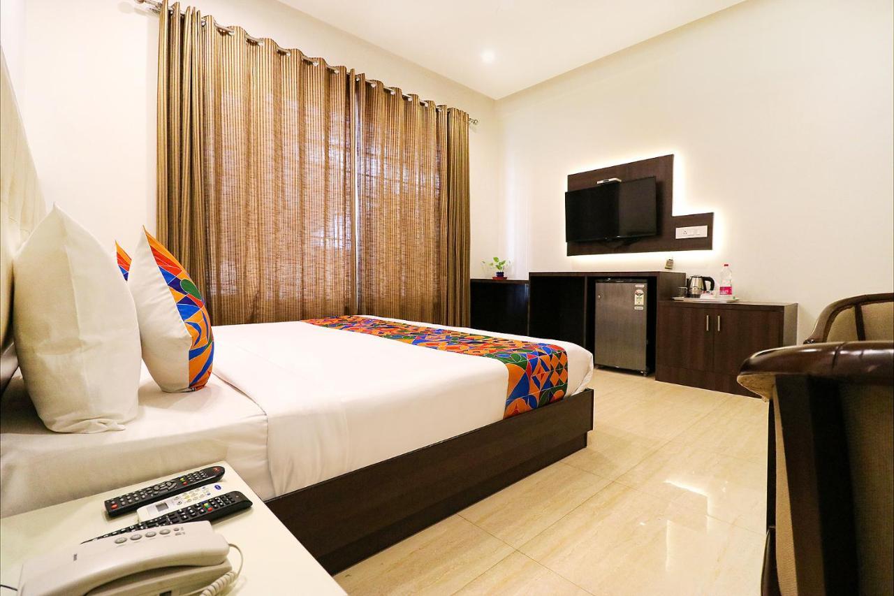 Fabhotel Oyster Villa Gurgaon Exteriör bild