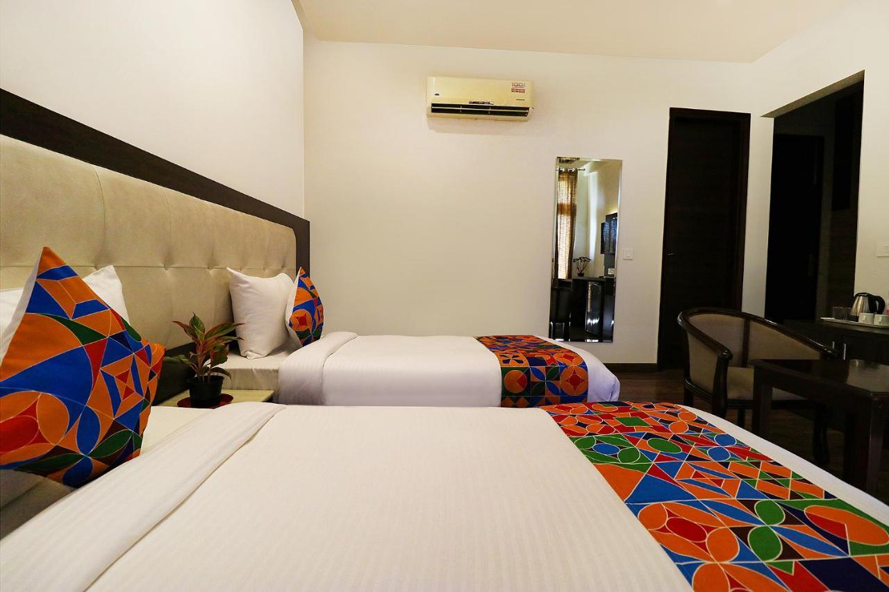 Fabhotel Oyster Villa Gurgaon Exteriör bild